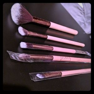 LUXIE Makeup Brushes 5 Piece Set!!!